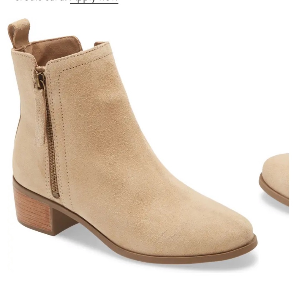 Faux suede booties 🔥🔥